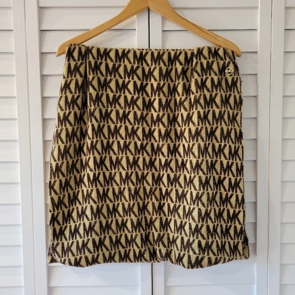 Michael‎ Kors Monogram Infinity Chunky Oversize Scarf - Picture 1 of 7